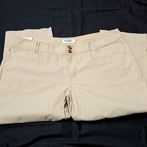 Old Navy Khaki Capri pants